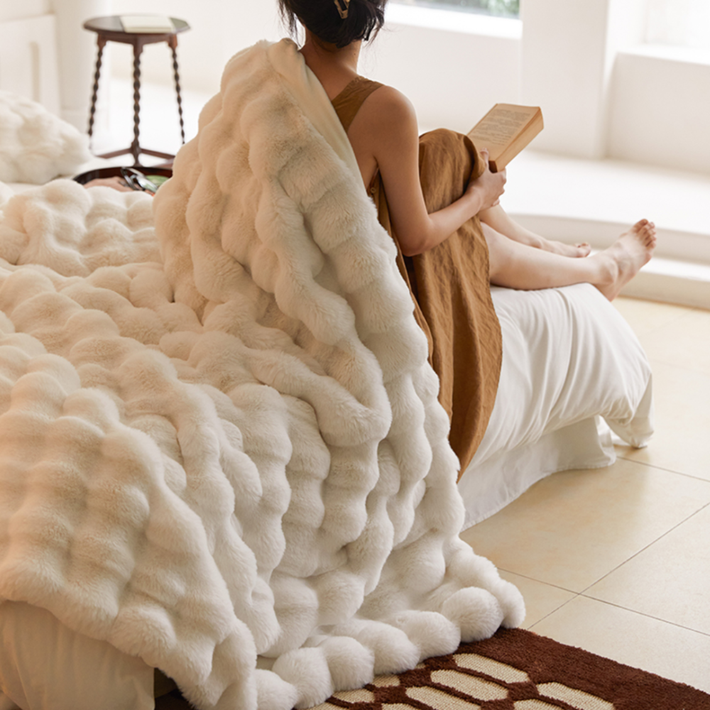 Premium Faux Fur Throw Blanket & Pillows